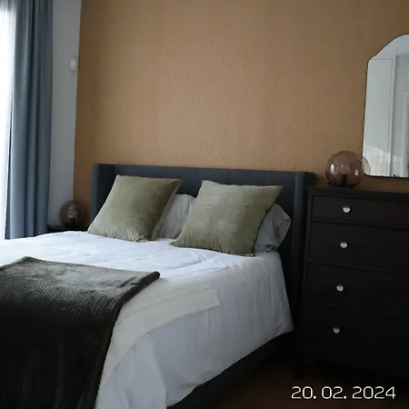 Luxury In The Center Not Old Town شقة *